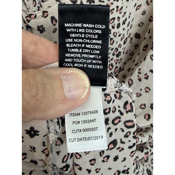 Torrid Women's Tunic Blouse Sz 4 Tan W/ Pink Black Print Flowy Semi Sheer Beach - Picture 13 of 16